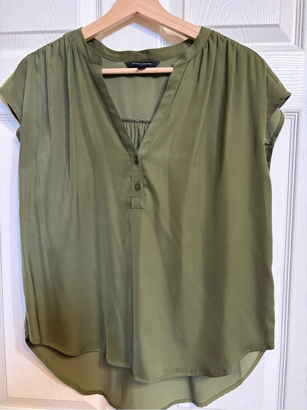 Banana Republic Olive V-Neck Cap Sleeve Blouse